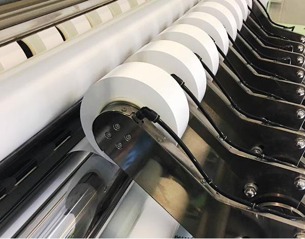 恩捷股份擬定增50億擴產鋰電隔膜 現有濕法隔膜產能已達23億㎡ 恩捷股份擬定增50億擴產鋰電隔膜 現有濕法隔膜產能已達23億㎡