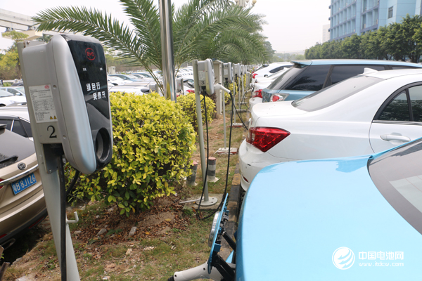 各地政府八大舉措促汽車消費 深圳新追加1萬個特定插電混動車指標