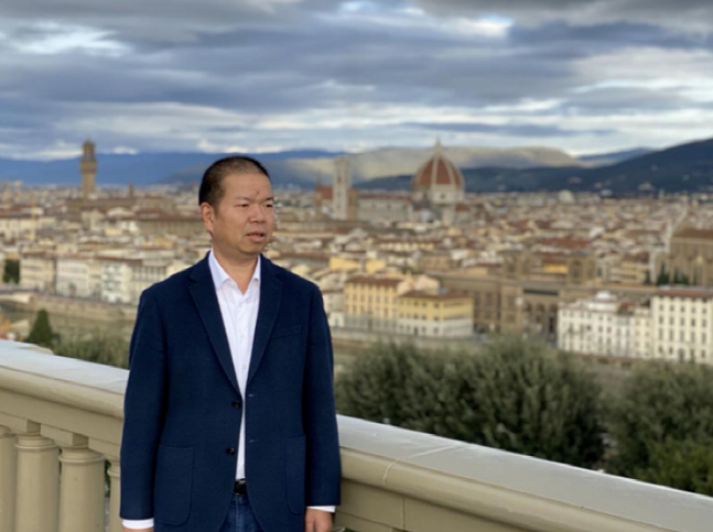 尤利卡太陽(yáng)能科技發(fā)展有限公司總經(jīng)理王明來(lái) 尤利卡太陽(yáng)能科技發(fā)展有限公司總經(jīng)理王明來(lái)