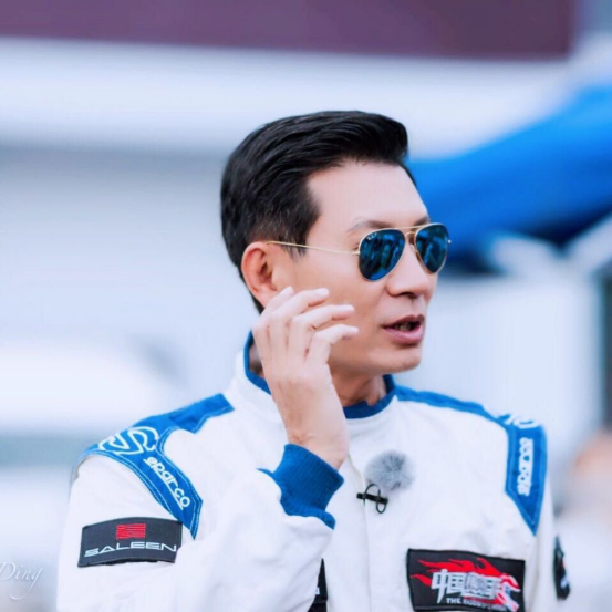 王曉麟曾發微博回應舉報，卻遭網友評論嘲諷