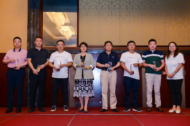 比克電池榮獲“生態伙伴獎” 比克電池榮獲“生態伙伴獎”