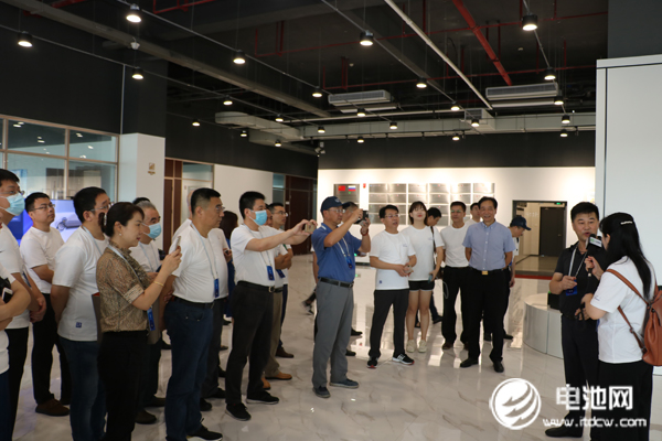 電池百人會企業家一行調研考察中俄研究院 電池百人會企業家一行調研考察中俄研究院