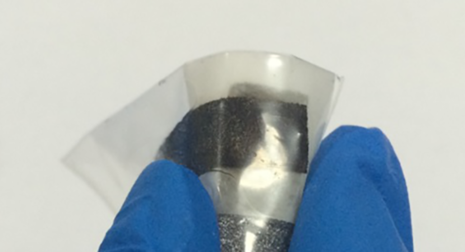 組裝的柔性超級(jí)電容器實(shí)物圖片