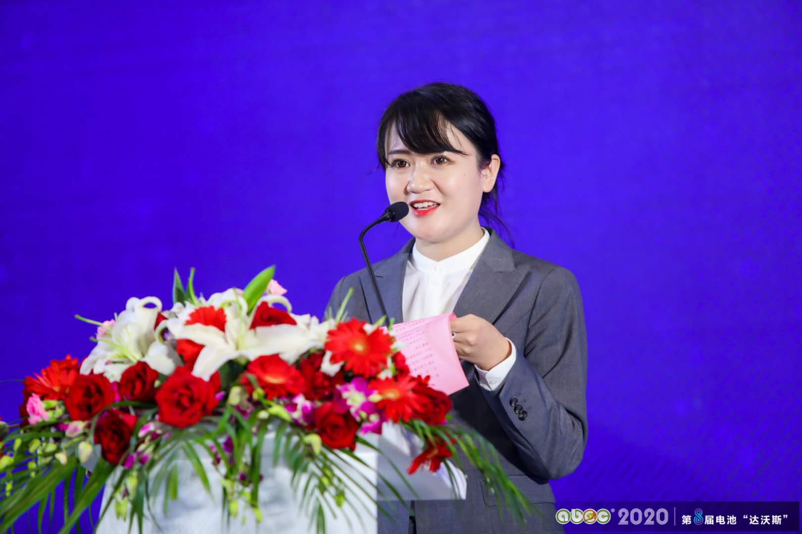 電池“達沃斯”組委會副秘書長、中國電池網副總裁耿茜茜