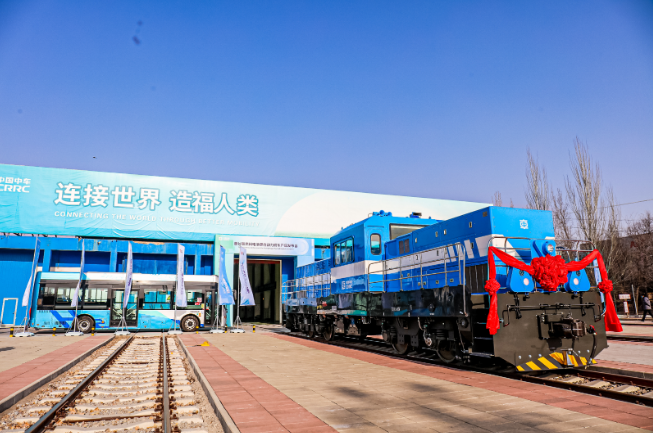我國首臺氫燃料電池混合動力機車在山西大同下線 我國首臺氫燃料電池混合動力機車在山西大同下線