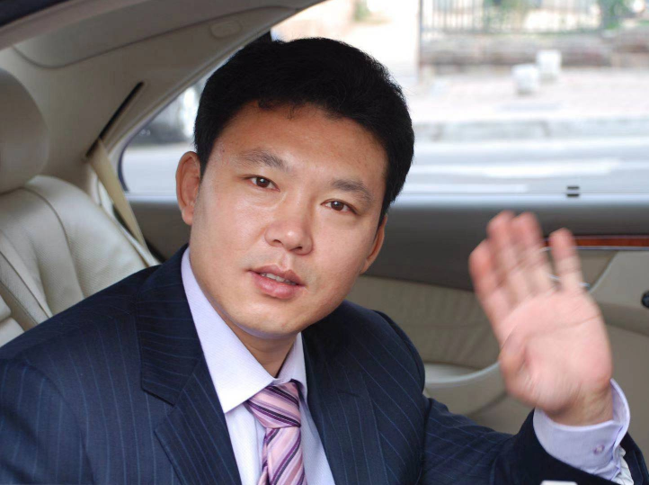 方正證券股份有限公司青島江西路機構業務負責人王立春 方正證券股份有限公司青島江西路機構業務負責人王立春