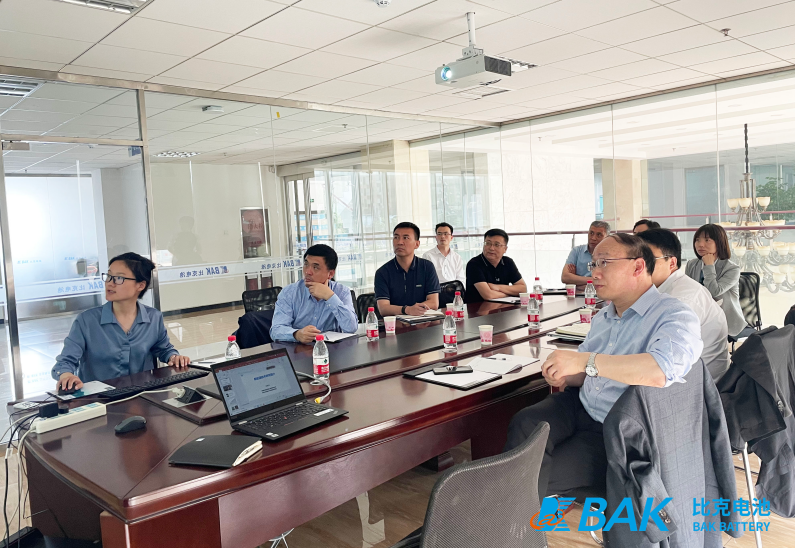 中科院院士到訪鄭州比克 展開電池前沿技術(shù)研發(fā)等多方面深入合作 中科院院士到訪鄭州比克 展開電池前沿技術(shù)研發(fā)等多方面深入合作