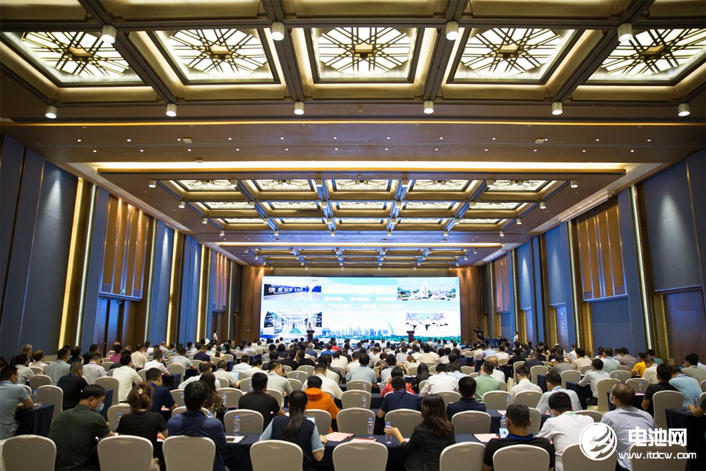 多氟多南寧鋰電池項目奠基儀式暨南寧市新能源汽車產(chǎn)業(yè)招商推介會活動現(xiàn)場