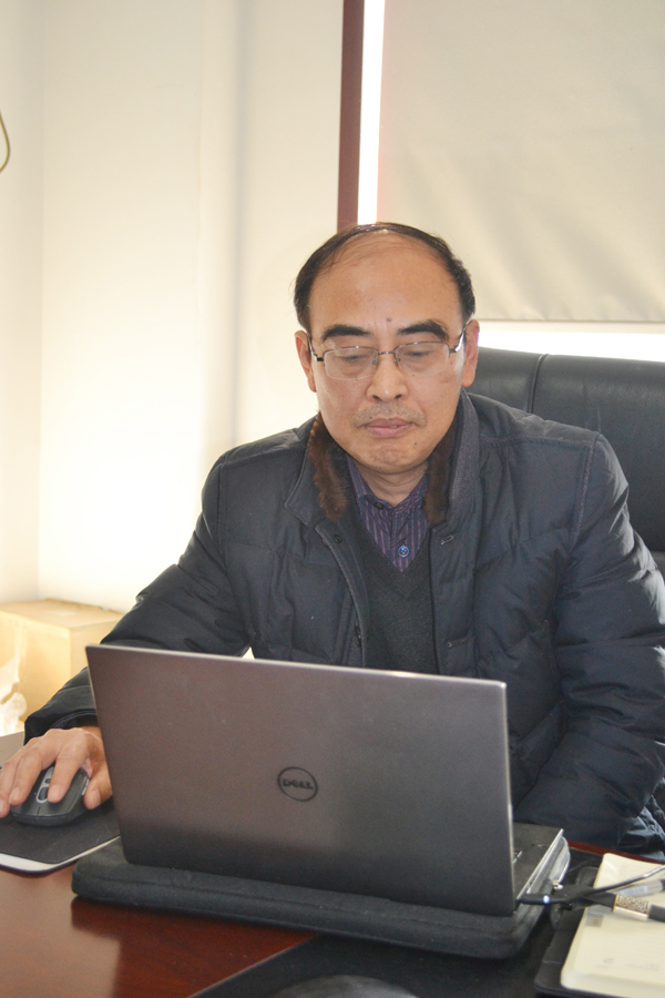 天津金牛電源材料有限責(zé)任公司 總工程師 孫新華 天津金牛電源材料有限責(zé)任公司 總工程師 孫新華