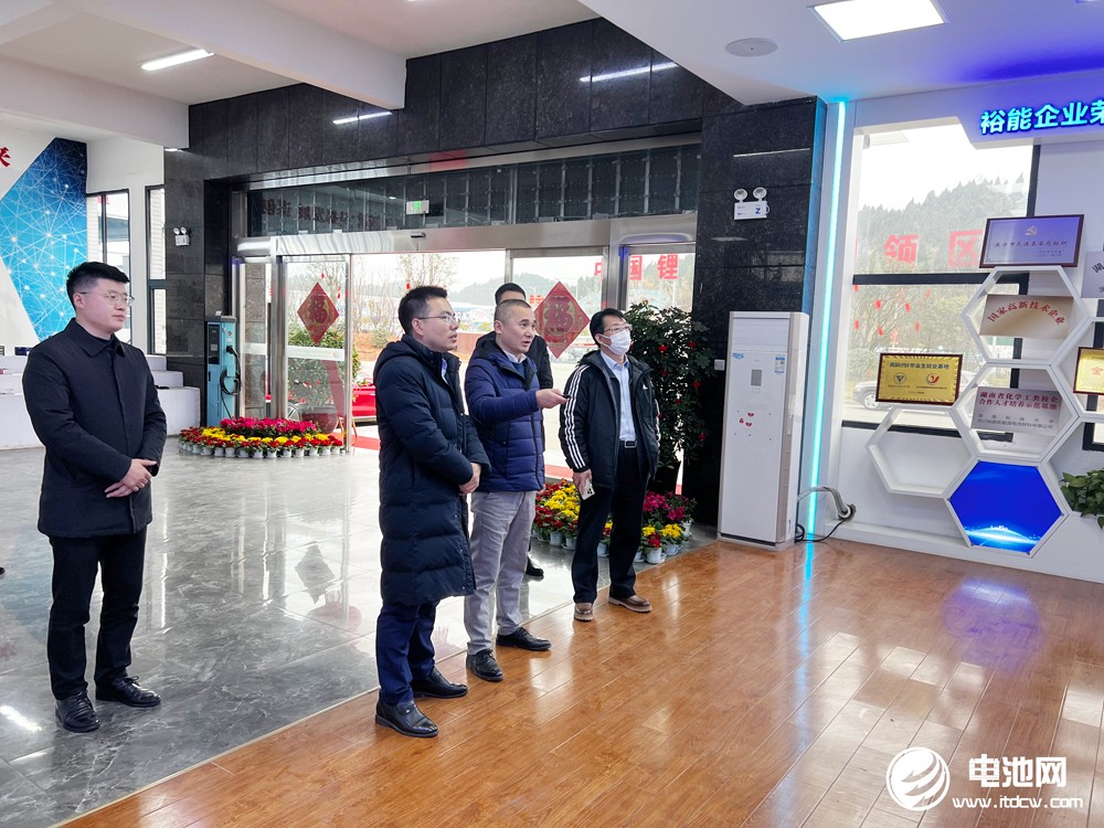 中關(guān)村新型電池技術(shù)創(chuàng)新聯(lián)盟秘書長于清教一行參觀考察遂寧鋰電產(chǎn)業(yè)鏈