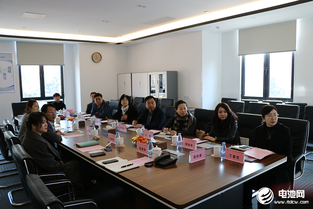 青島市民營經濟發展局一級調研員李中強一行到訪海融網山東總部 青島市民營經濟發展局一級調研員李中強一行到訪海融網山東總部