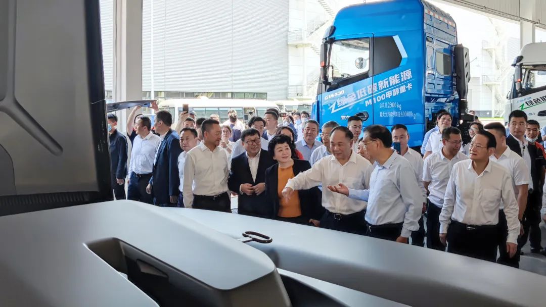 國務院總理李克強考察吉利新能源商用車上饒低碳數智工廠 國務院總理李克強考察吉利新能源商用車上饒低碳數智工廠