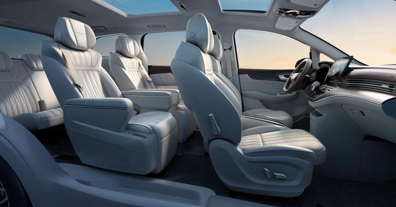 全球首款純電動(dòng)MPV榮威iMAX8 EV開(kāi)啟預(yù)售 全球首款純電動(dòng)MPV榮威iMAX8 EV開(kāi)啟預(yù)售