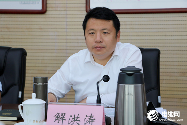 墾利區區委副書記、區長解洪濤