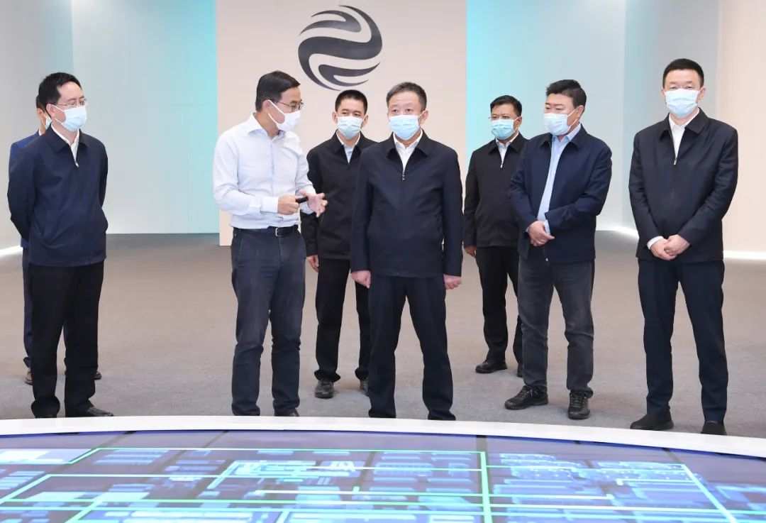 內(nèi)蒙古自治區(qū)黨委書(shū)記孫紹騁調(diào)研遠(yuǎn)景鄂爾多斯零碳產(chǎn)業(yè)園