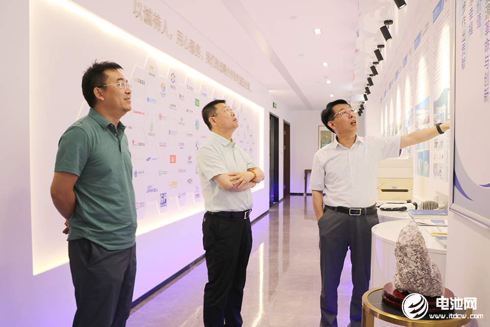 特銳德輪值總裁宋國峰一行到訪海融網山東總部 深化新能源領域合作