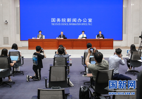 工信部:提升新能源車供給質(zhì)量 推動芯片及原材料保供穩(wěn)價 工信部:提升新能源車供給質(zhì)量 推動芯片及原材料保供穩(wěn)價