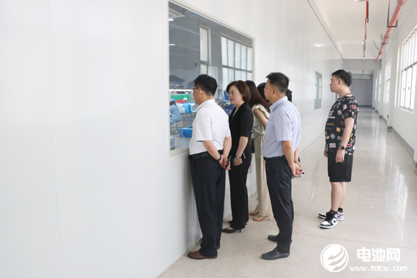 中關(guān)村新型電池技術(shù)創(chuàng)新聯(lián)盟秘書(shū)長(zhǎng)于清教一行參觀調(diào)研金保利
