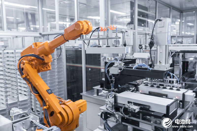 我國(guó)現(xiàn)存工業(yè)機(jī)器人相關(guān)企業(yè)15.59萬家 今年上半年新增2.64萬家