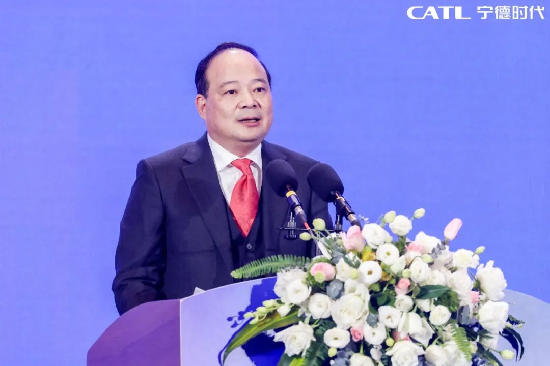 曾毓群：電池儲(chǔ)能需核電級(jí)安全保障 加快電池護(hù)照及配套政策研究