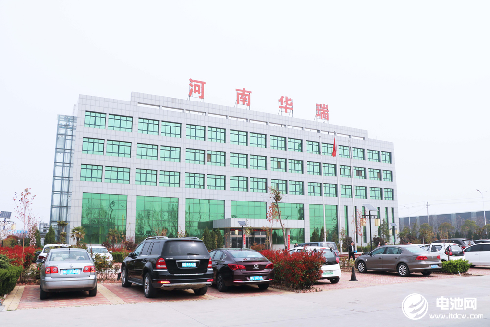 中國電池新能源產(chǎn)業(yè)鏈調(diào)研團一行參觀考察河南華瑞 中國電池新能源產(chǎn)業(yè)鏈調(diào)研團一行參觀考察河南華瑞