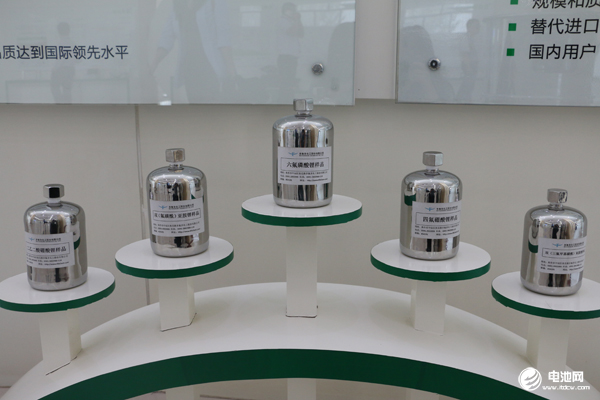 2022年全球六氟磷酸鋰市場規(guī)模達419.9億 今年或大幅下滑