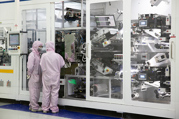 蜂巢能源鹽城基地正式導入自研第三代超高速“飛疊”疊片技術