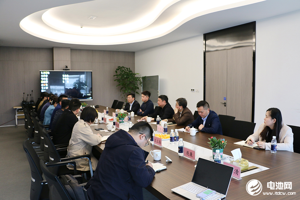 中國電池新能源產業鏈調研團一行參觀考察鑫鉑瑞