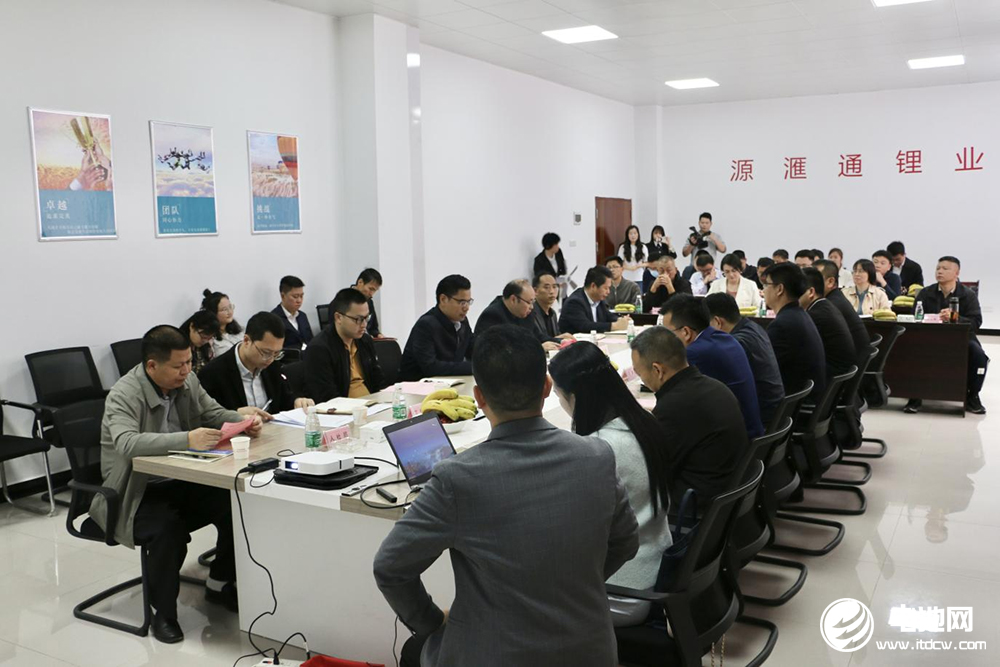 中國電池新能源產(chǎn)業(yè)鏈調(diào)研團一行參觀考察源滙通 中國電池新能源產(chǎn)業(yè)鏈調(diào)研團一行參觀考察源滙通