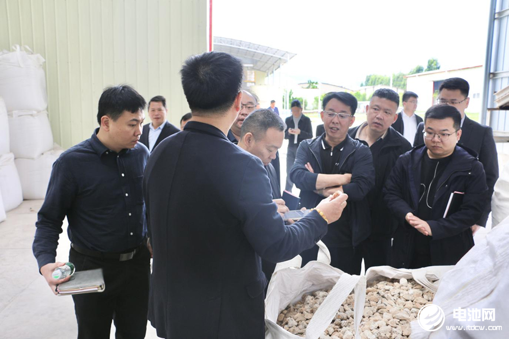 中國電池新能源產(chǎn)業(yè)鏈調(diào)研團一行參觀考察源滙通 中國電池新能源產(chǎn)業(yè)鏈調(diào)研團一行參觀考察源滙通