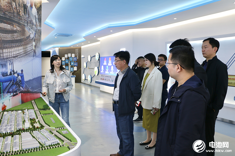 中國電池新能源產(chǎn)業(yè)鏈調(diào)研團一行參觀考察騰遠鈷業(yè)