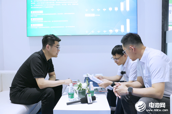 卓越鋁塑膜月均出貨200萬㎡ 25年長壽命高沖深儲能鋁塑膜量產出貨 卓越鋁塑膜月均出貨200萬㎡ 25年長壽命高沖深儲能鋁塑膜量產出貨