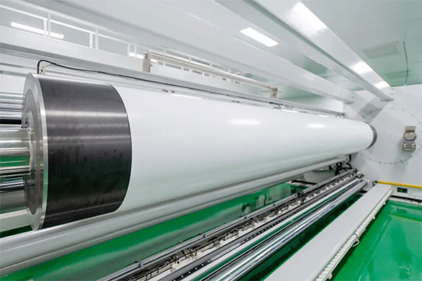 年產(chǎn)4.4億平方米 康輝新材鋰電池隔膜首條生產(chǎn)線全線貫通 年產(chǎn)4.4億平方米 康輝新材鋰電池隔膜首條生產(chǎn)線全線貫通