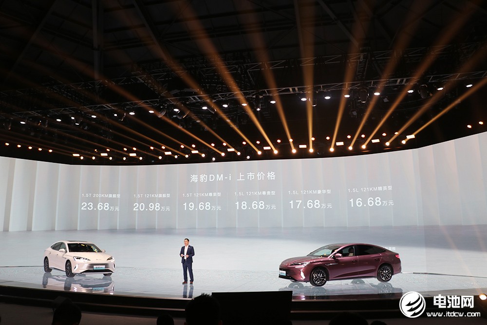 比亞迪海洋網(wǎng)銷量超140萬輛 海豹DM-i搶占中型轎車市場(chǎng)