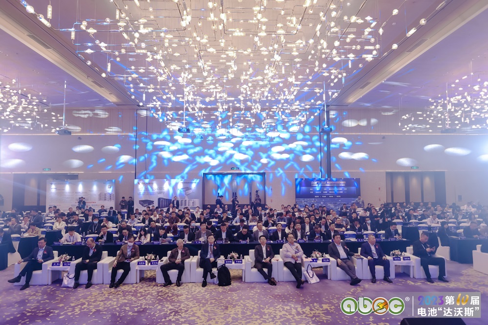 內(nèi)卷時代,業(yè)績整體承壓,電池新能源企業(yè)如何求生求變? 內(nèi)卷時代,業(yè)績整體承壓,電池新能源企業(yè)如何求生求變?