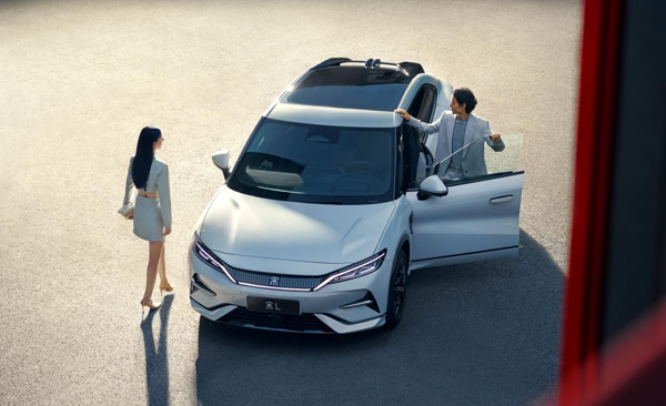 震撼價格！入門滿配！宋L 領(lǐng)潮上市18.98萬元起！