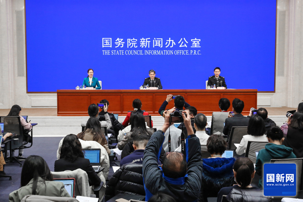 海關(guān)總署：2023年鋰電池等“新三樣”出口額首破萬億大關(guān)