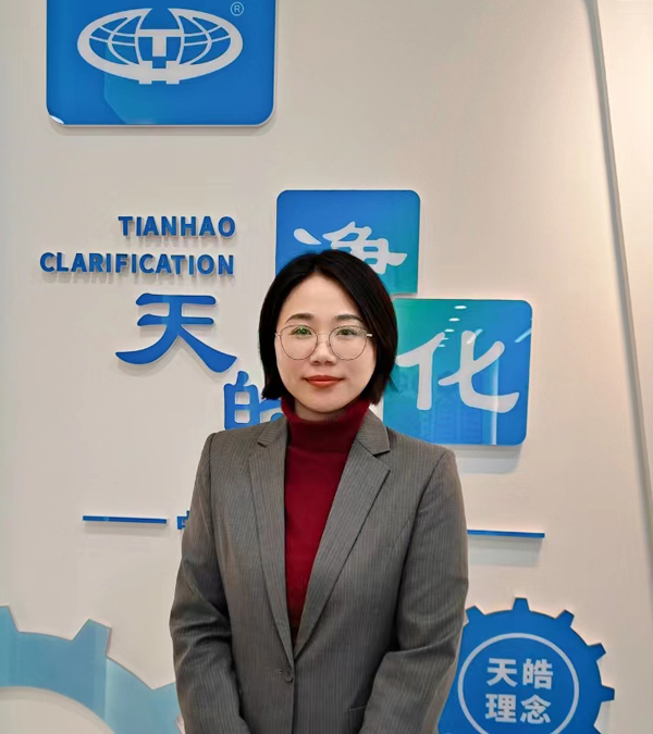 丹東天皓凈化材料有限公司市場部負責(zé)人王玲玲 丹東天皓凈化材料有限公司市場部負責(zé)人王玲玲