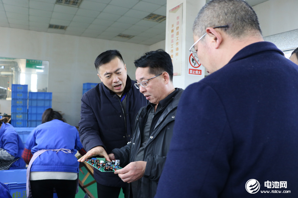 中國電池新能源產業鏈調研團一行到訪江蘇金帆電源