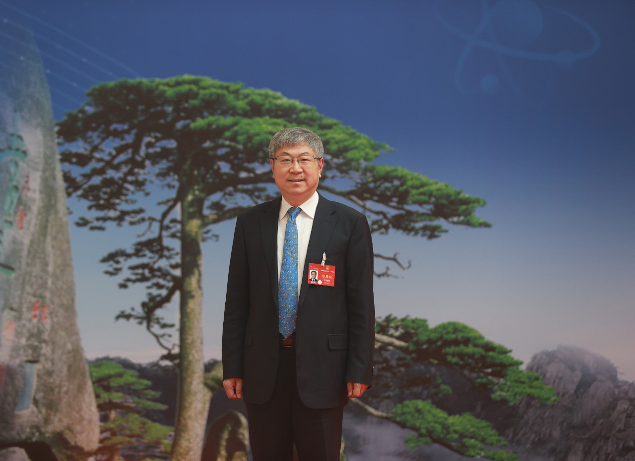 全國(guó)人大代表，奇瑞控股集團(tuán)黨委書記、董事長(zhǎng)尹同躍