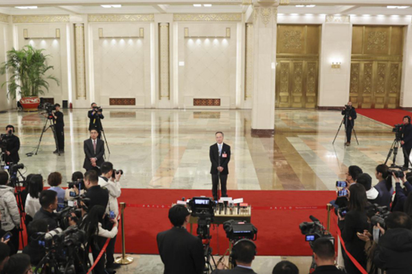 金融監(jiān)管總局：研究降低乘用車貸款首付比 進一步優(yōu)化新能源車險定價機制