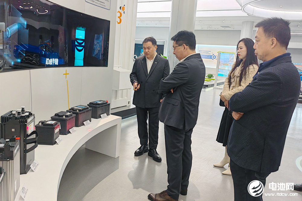 中國電池新能源產業鏈調研團一行參觀考察萬向一二三 中國電池新能源產業鏈調研團一行參觀考察萬向一二三