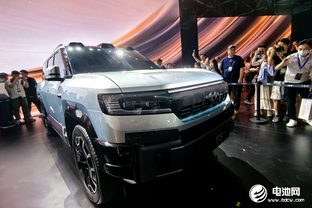 比亞迪三十年積累迸發(fā)“豹力”方程豹全產(chǎn)品矩陣正在集結(jié) 比亞迪三十年積累迸發(fā)“豹力”方程豹全產(chǎn)品矩陣正在集結(jié)