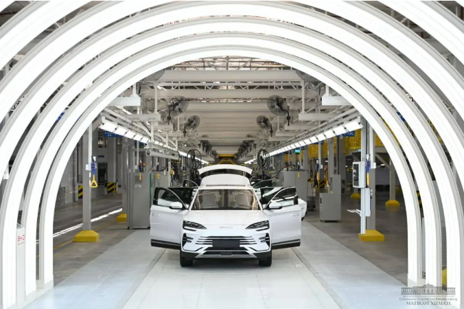 首批在比亞迪烏茲別克斯坦工廠下線的量產新能源汽車 首批在比亞迪烏茲別克斯坦工廠下線的量產新能源汽車