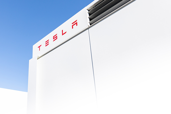 特斯拉荷蘭儲能再發火情！中國上海儲能超級工廠預計一季度投產