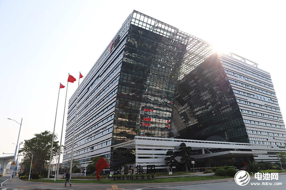 中國電池新能源產業鏈調研采訪團一行參觀考察廈門象嶼