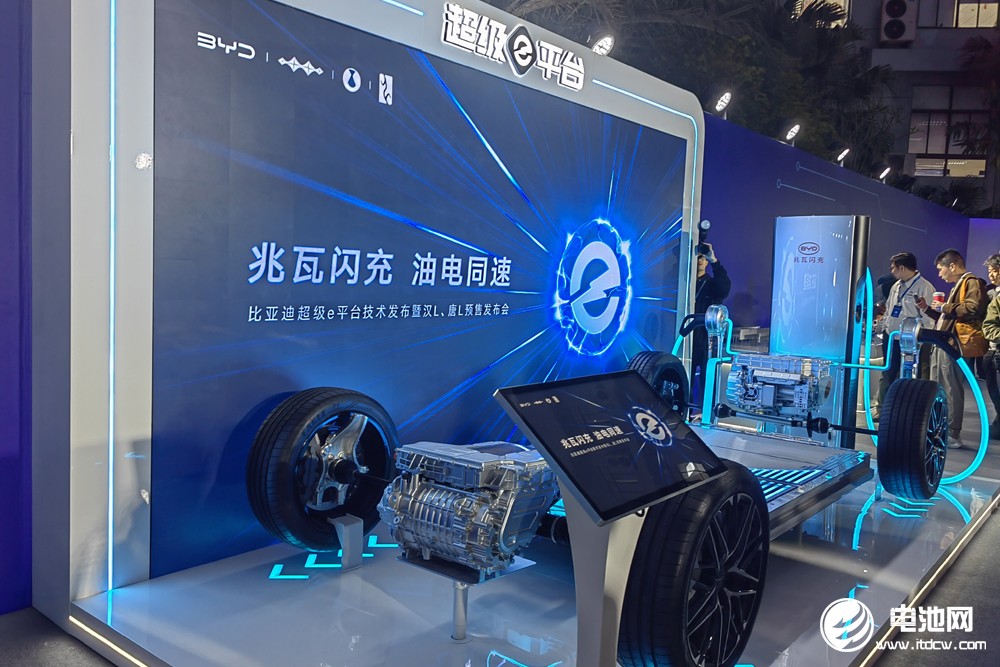 讓充電邁入“兆瓦時代”，比亞迪改寫新能源發(fā)展史？