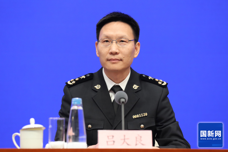 海關總署新聞發言人、統計分析司司長呂大良（徐想 攝）