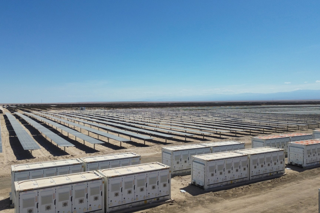 1.2GWh!比亞迪儲(chǔ)能助力拉美最大光儲(chǔ)電站順利投運(yùn)